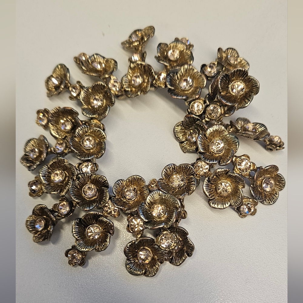 VINTAGE GOLDTONE FLORAL STRETCH BRACELET